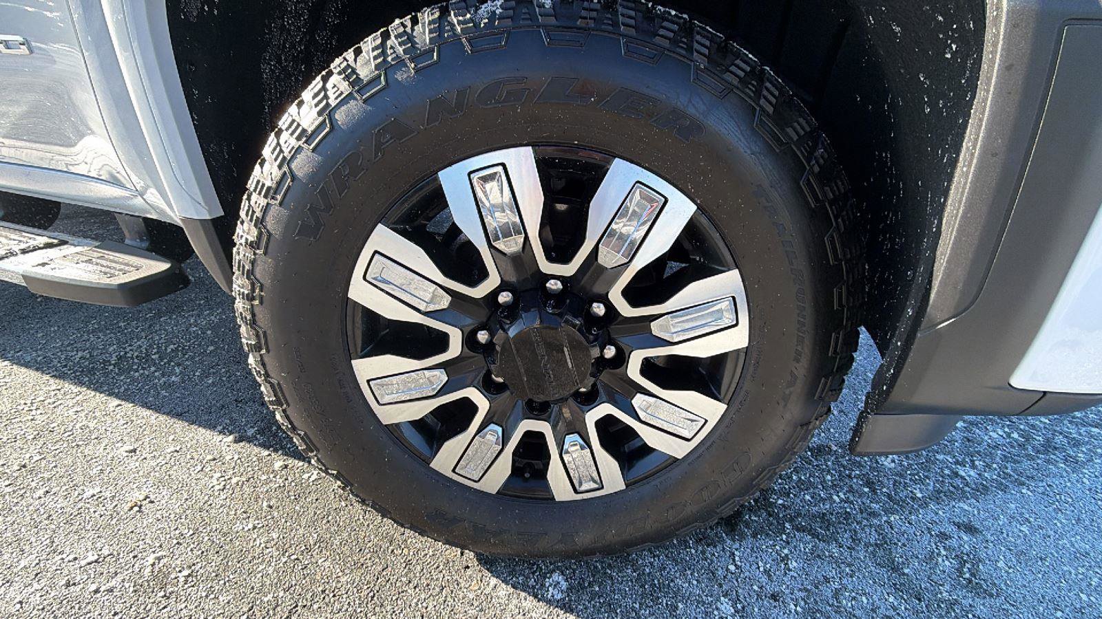 Certified 2025 GMC Sierra 2500 Denali w/ Denali Reserve Package image 10