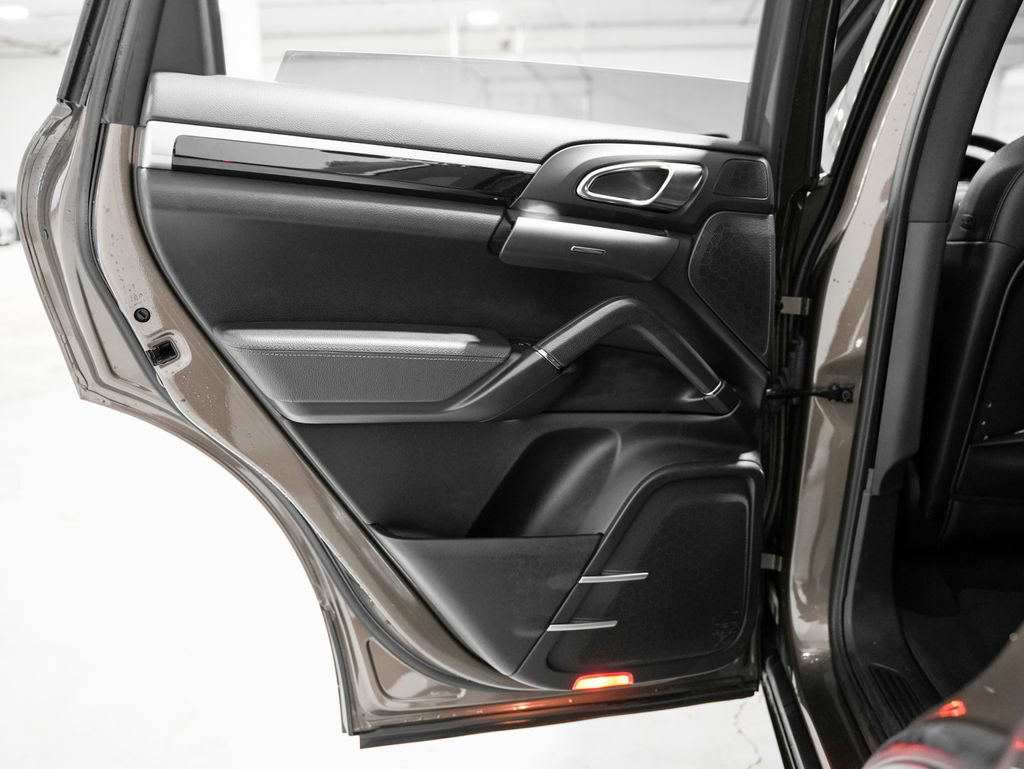 Used 2012 Porsche Cayenne image 36