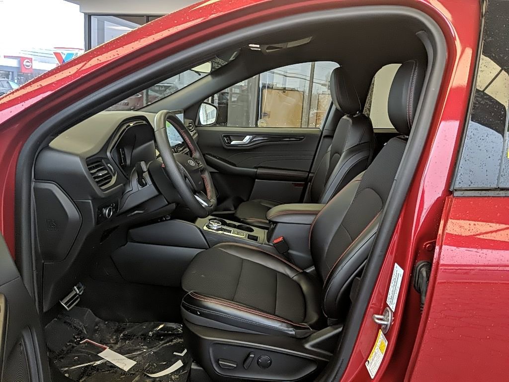 Used 2023 Ford Escape ST-Line w/ Tech Pack #1 image 11