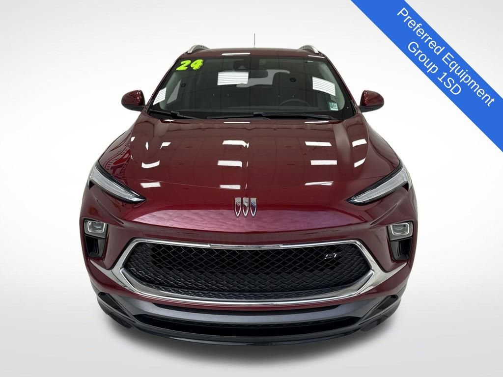 Used 2024 Buick Encore GX Sport Touring image 2