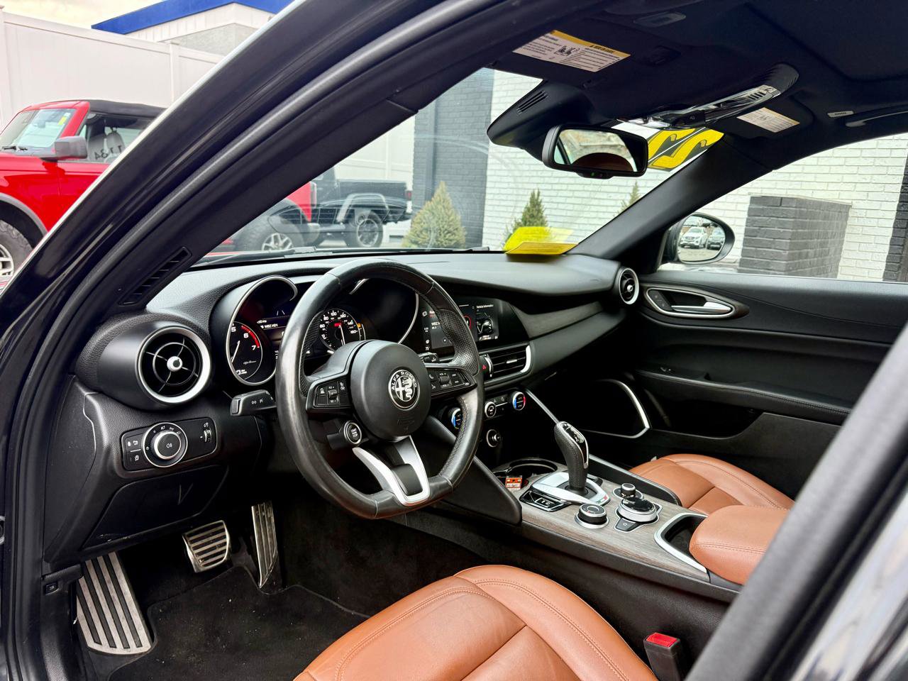 Used 2022 Alfa Romeo Giulia Ti AWD/4WD image 17