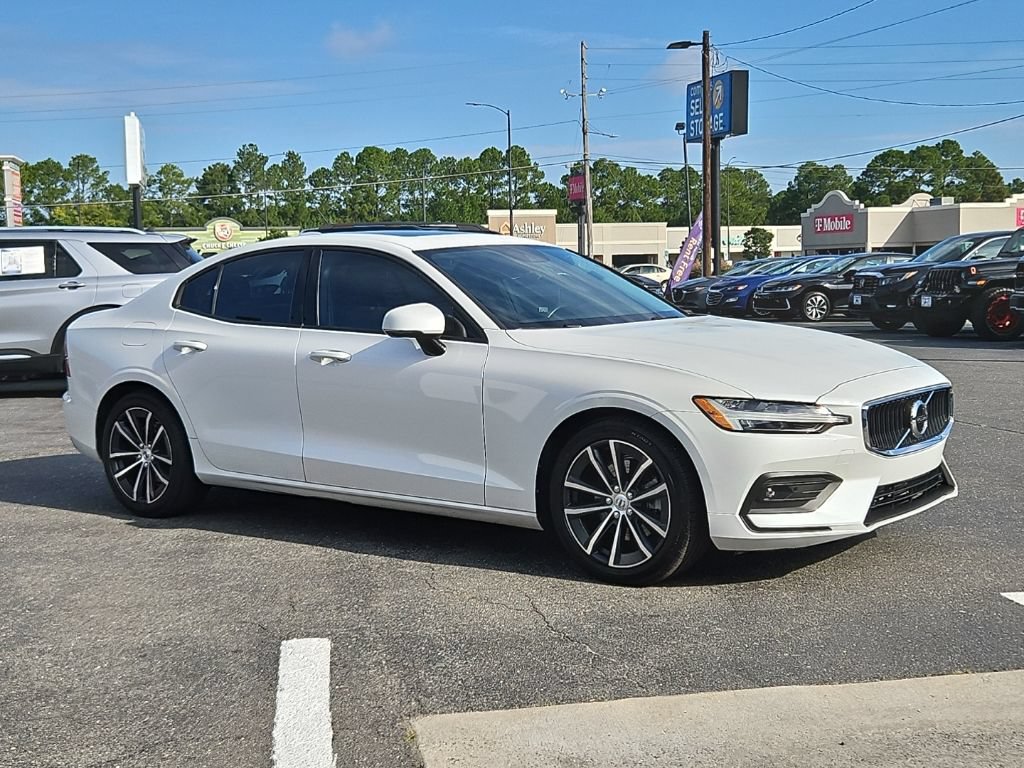 Used 2021 Volvo S60 T5 Momentum w/ Premium Package FWD image 1