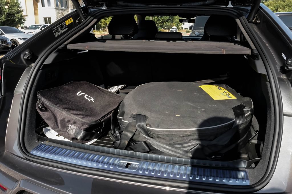Used 2025 Lamborghini Urus SE AWD/4WD image 57