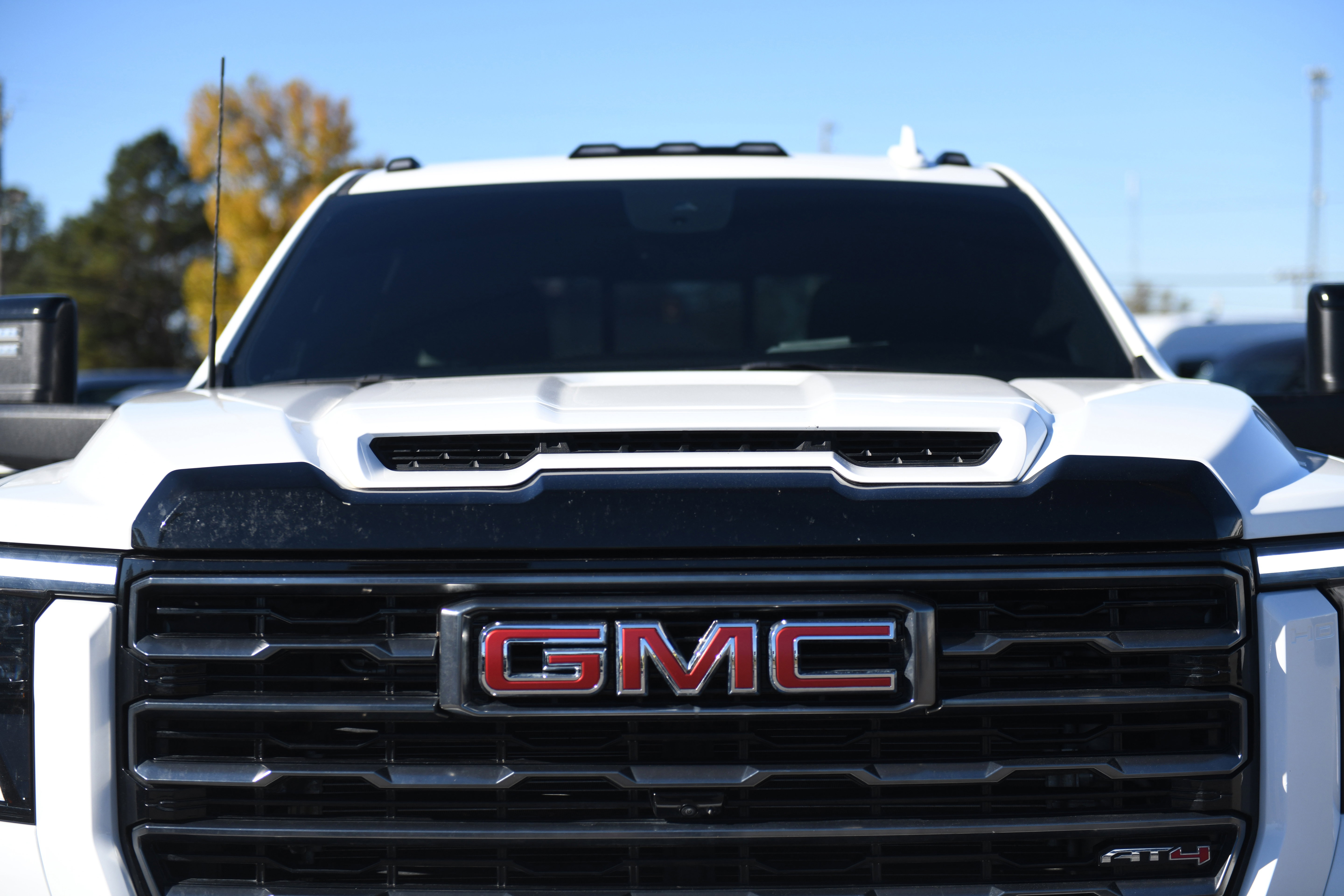 Used 2024 GMC Sierra 2500 AT4 w/ Technology Package image 9