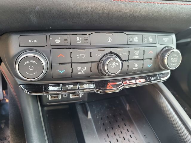 Used 2025 Dodge Durango GT image 22