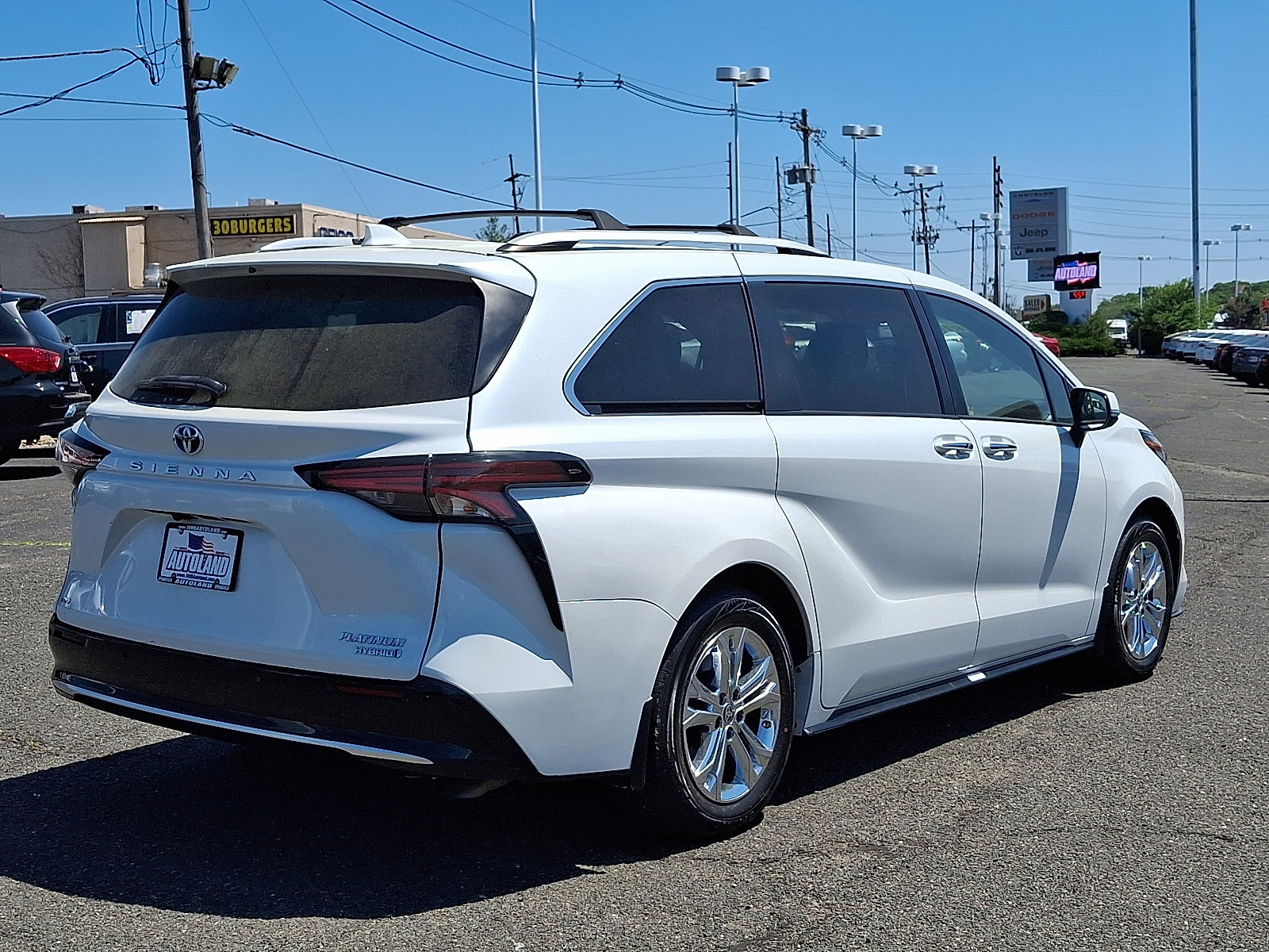 Used 2022 Toyota Sienna Platinum AWD/4WD image 7