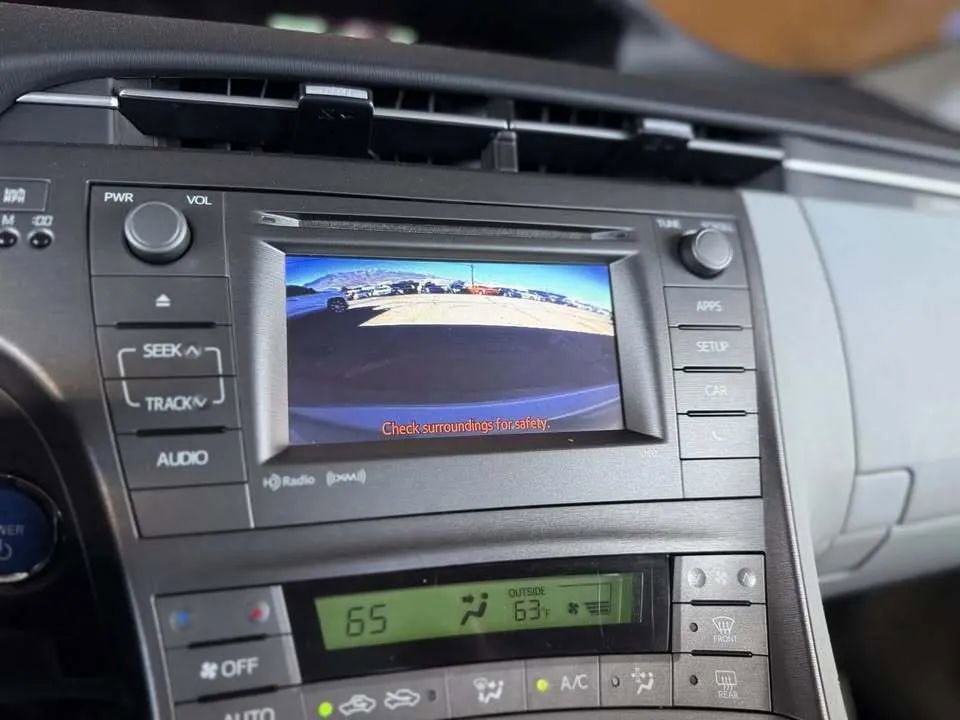 Used 2015 Toyota Prius Three image 19