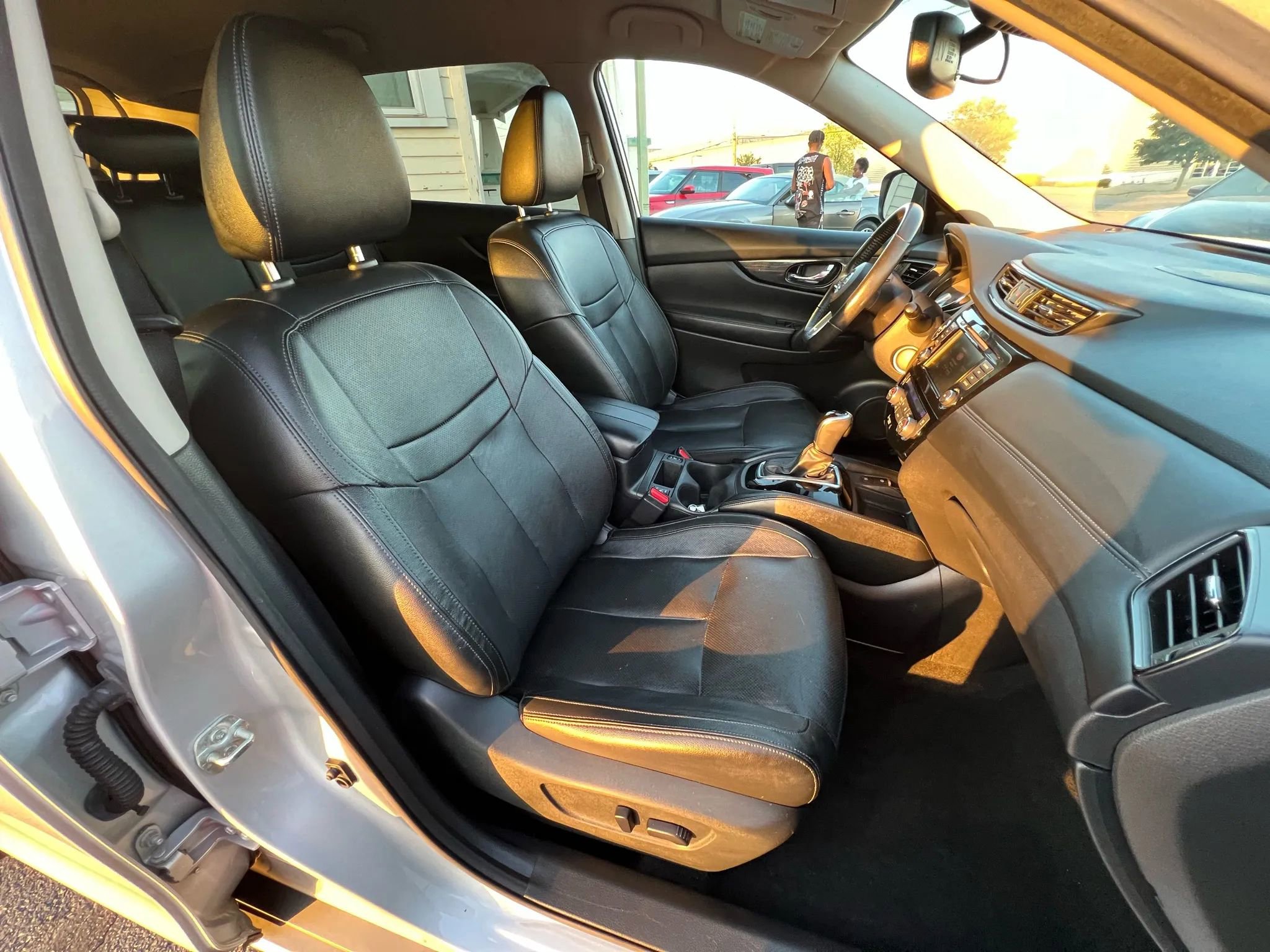 Used 2020 Nissan Rogue SL image 30