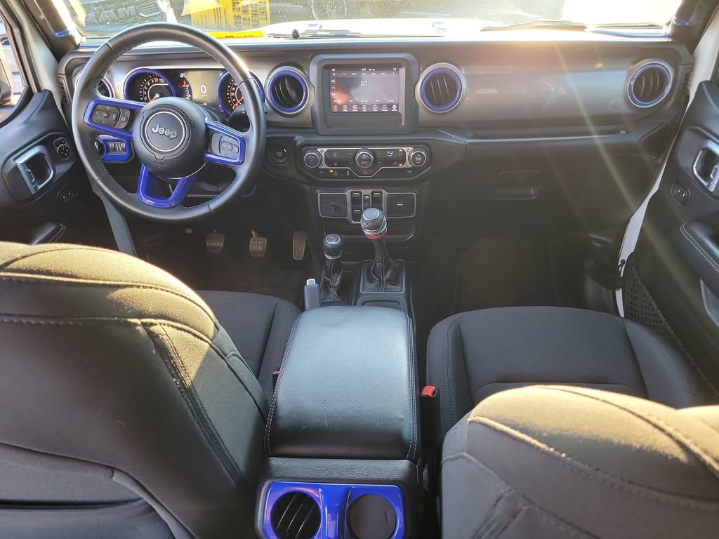 Used 2018 Jeep Wrangler Unlimited Sahara image 12