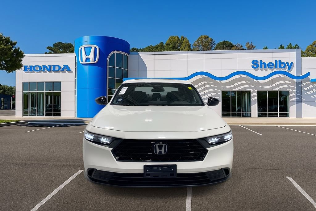 Used 2024 Honda Accord Sport image 3