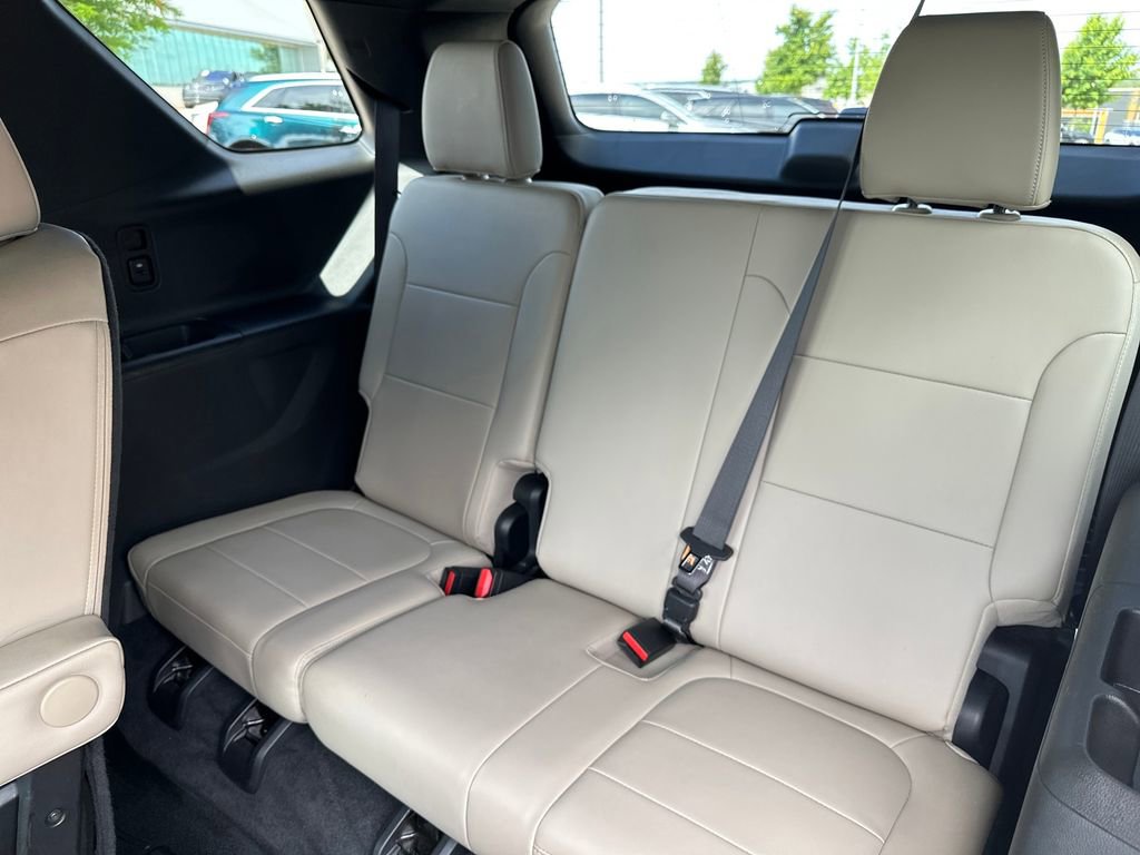 Used 2023 Chevrolet Traverse LT FWD image 33