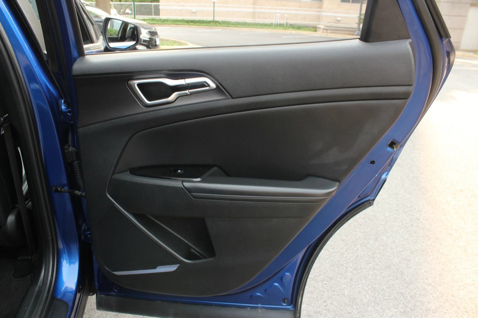Used 2024 Kia Sportage EX FWD image 23