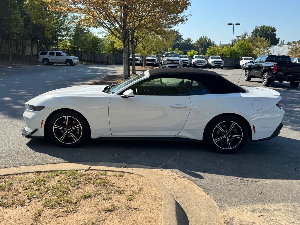 Used 2025 Ford Mustang Premium RWD image 4