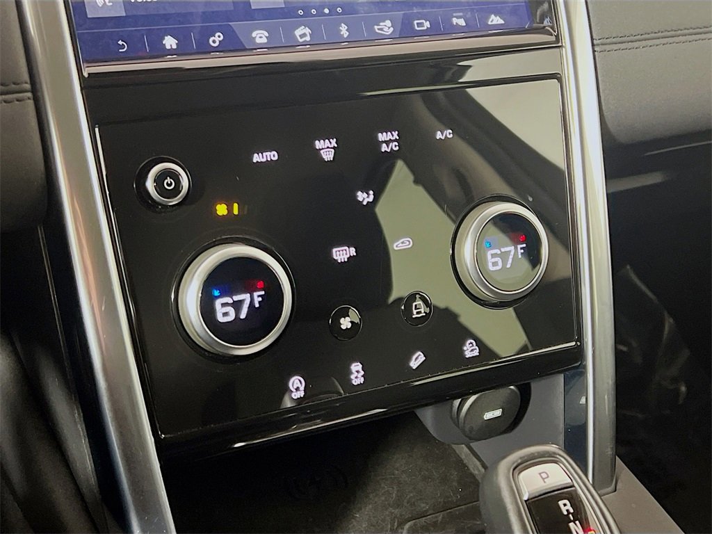 Used 2020 Land Rover Discovery Sport image 15