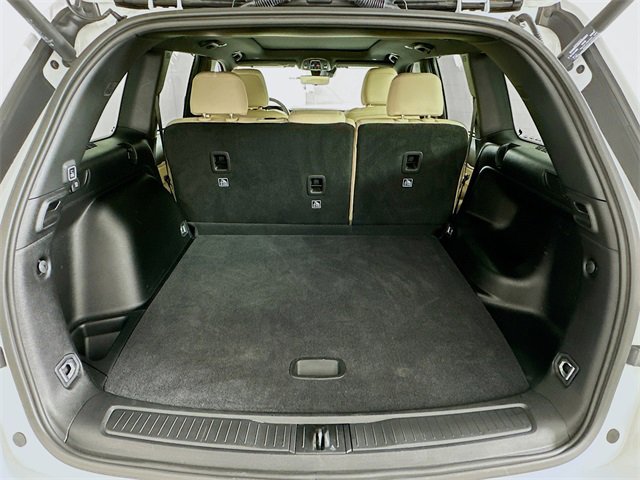 Used 2025 Jeep Grand Cherokee Limited w/ Luxury Tech Group II image 25