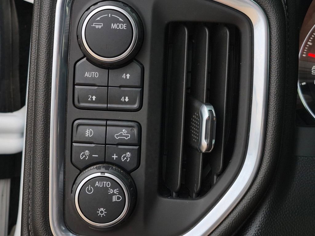 Used 2021 Chevrolet Silverado 1500 LT Trail Boss w/ Convenience Package II AWD/4WD image 18