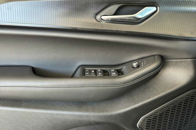 New 2025 Jeep Grand Cherokee L Laredo image 8