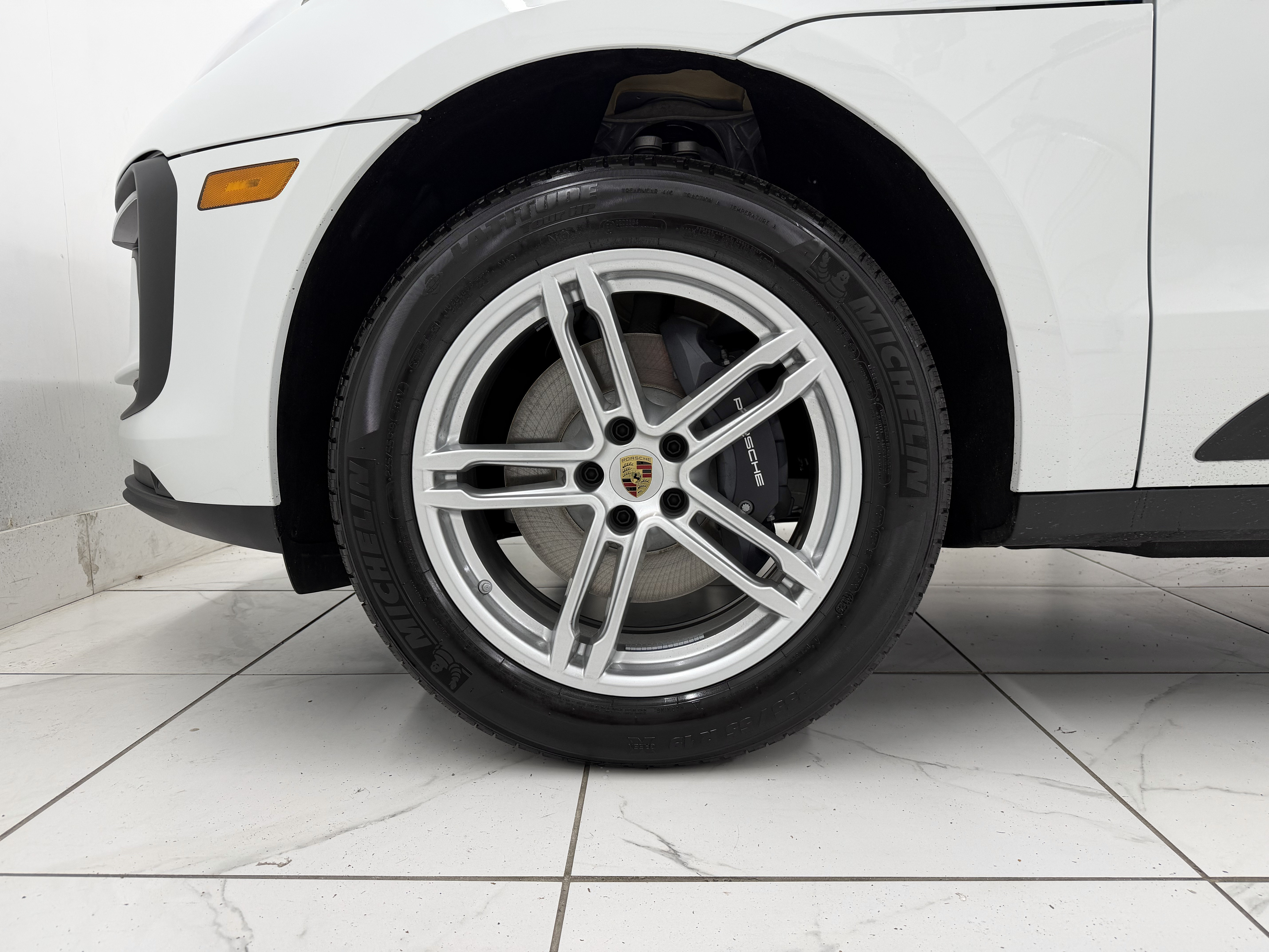 Certified 2026 Porsche Macan AWD/4WD image 16