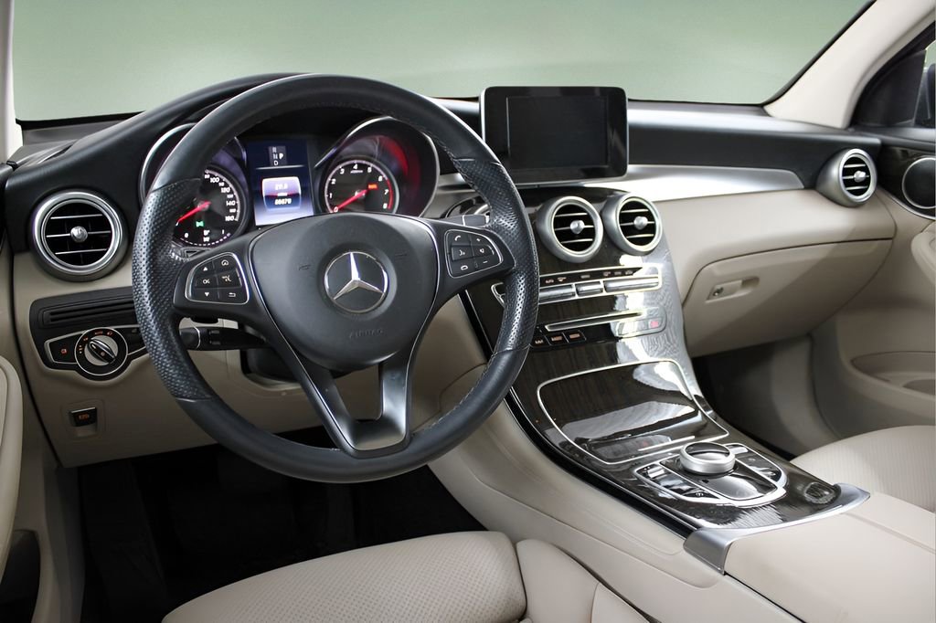 Used 2019 Mercedes-Benz GLC 300 image 14