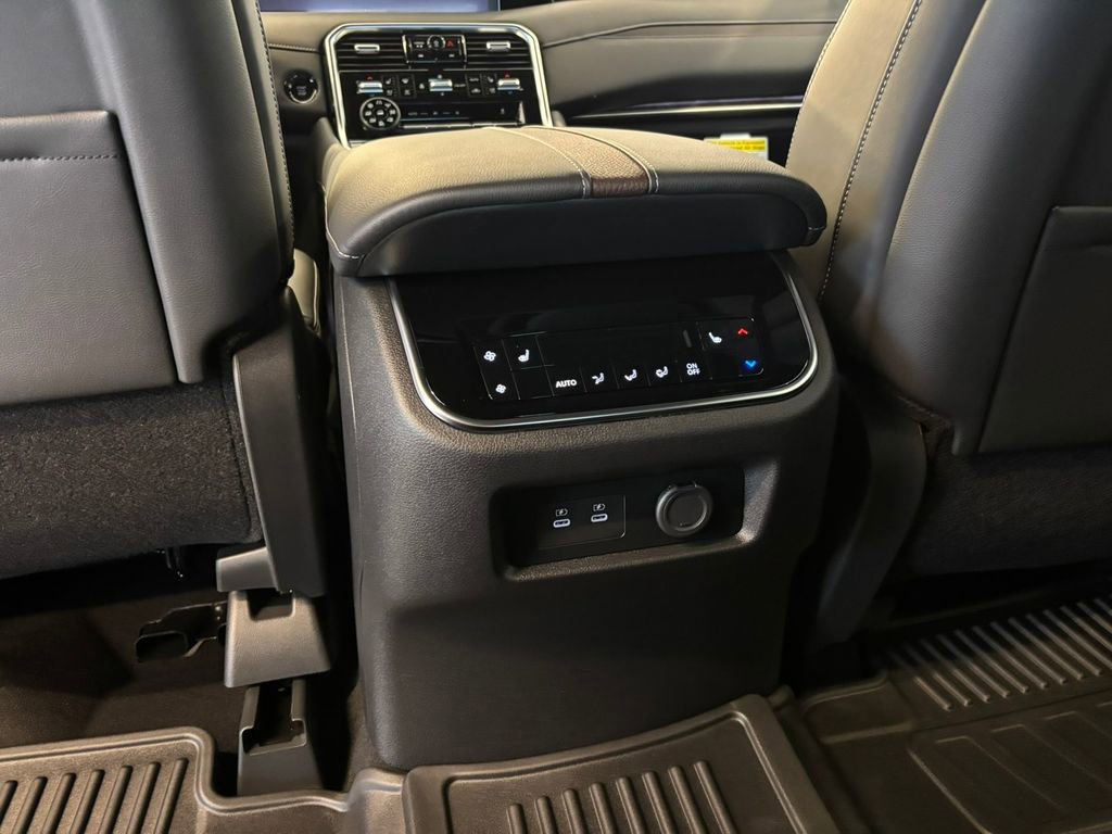 New 2026 Nissan Armada Platinum image 19