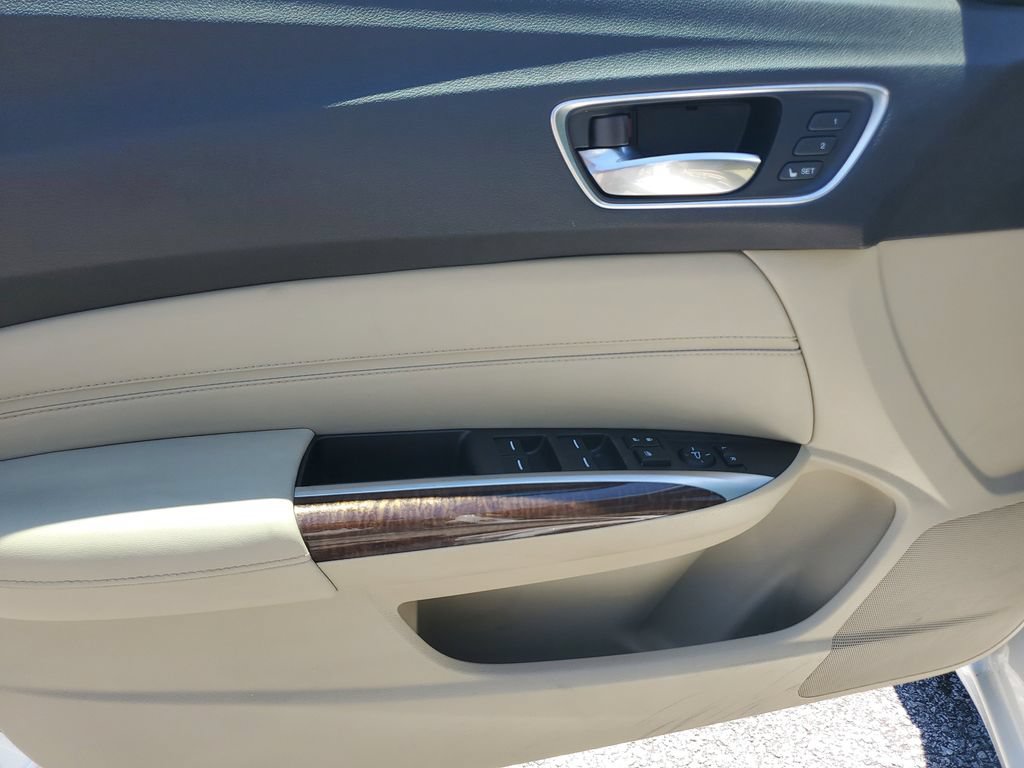 Certified 2018 Acura TLX FWD image 16