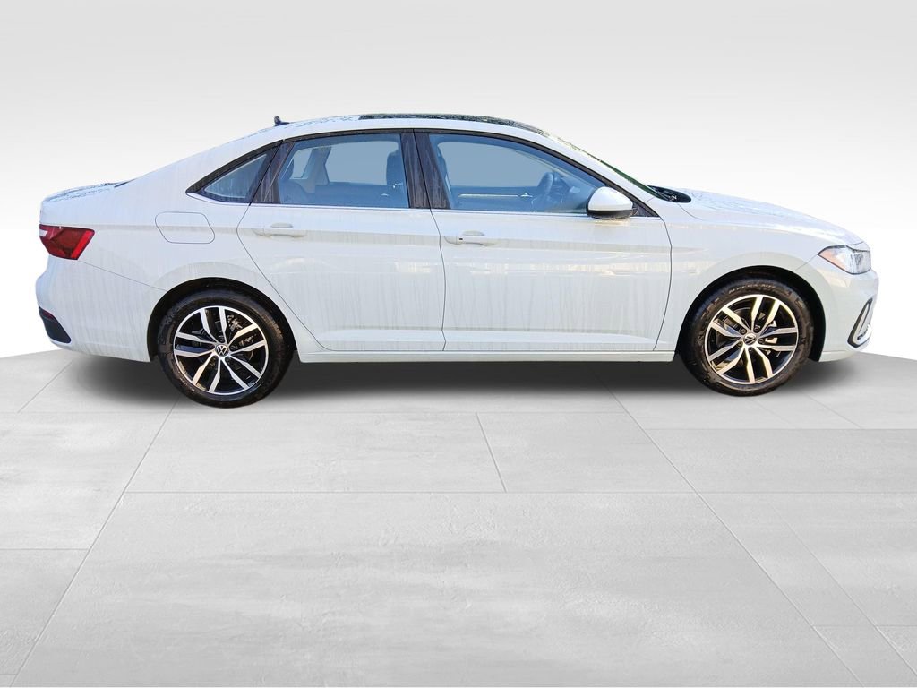 New 2026 Volkswagen Jetta SE FWD image 6