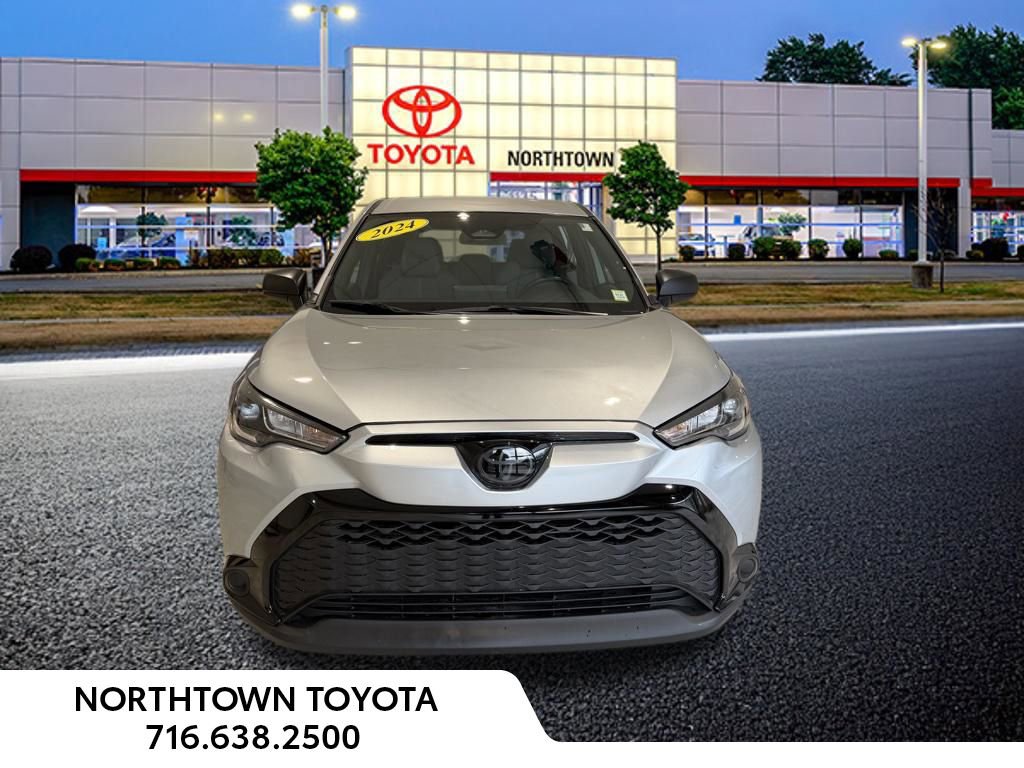 Used 2024 Toyota Corolla Cross S AWD/4WD image 3