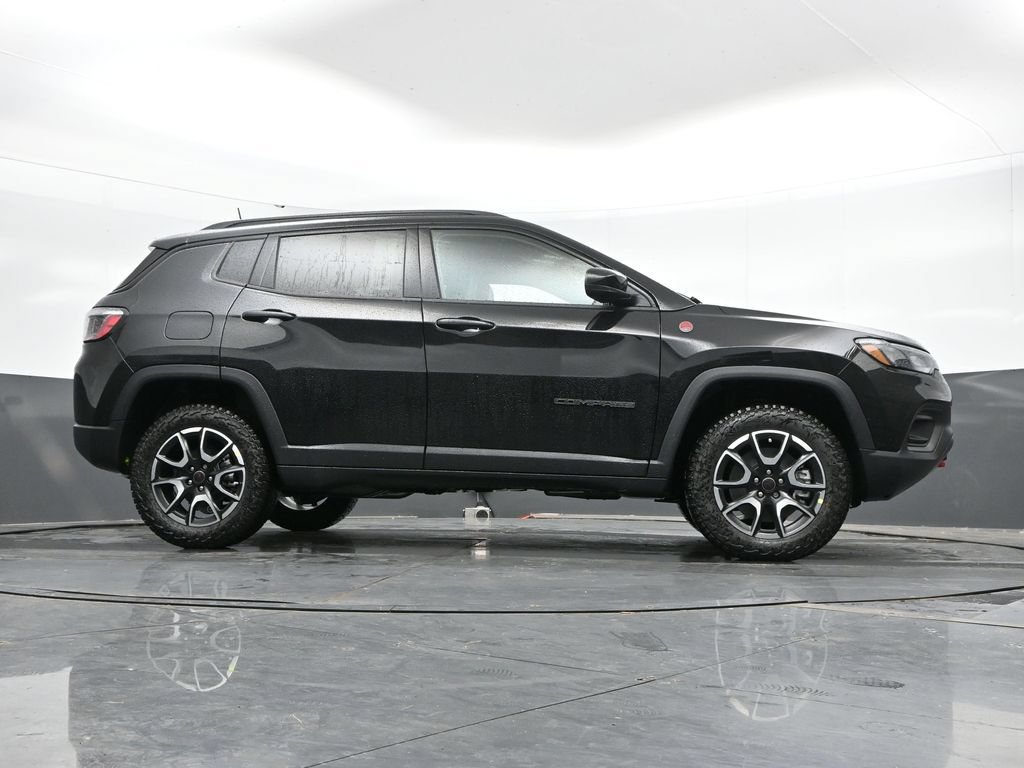 New 2026 Jeep Compass Trailhawk w/ Trailer Tow Group AWD/4WD image 42