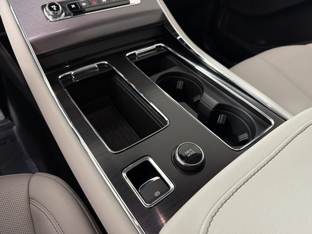 New 2026 Lincoln Aviator 2WD image 9