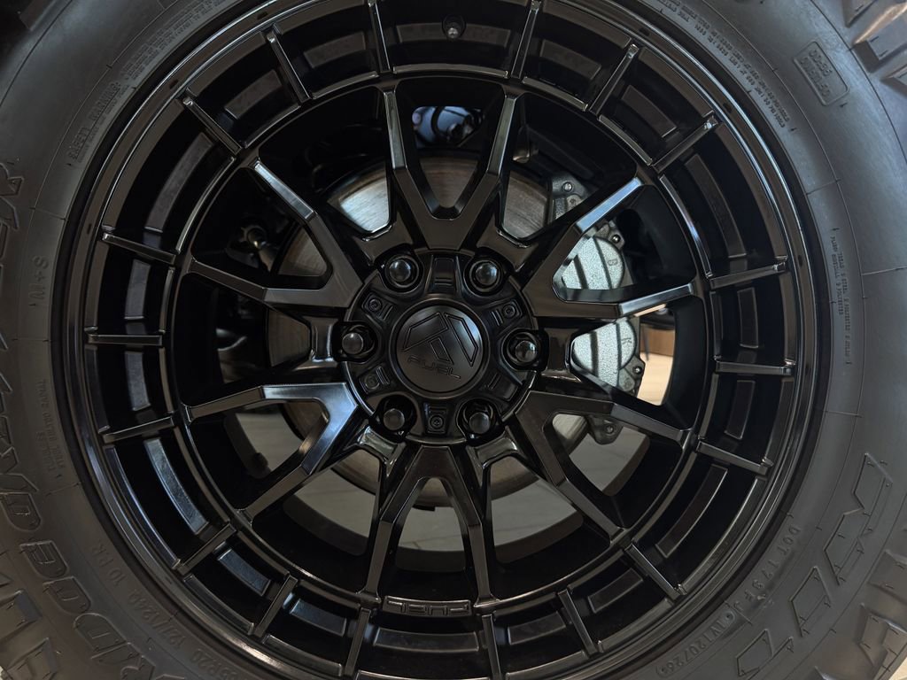 Used 2026 Toyota 4Runner SR5 AWD/4WD image 9