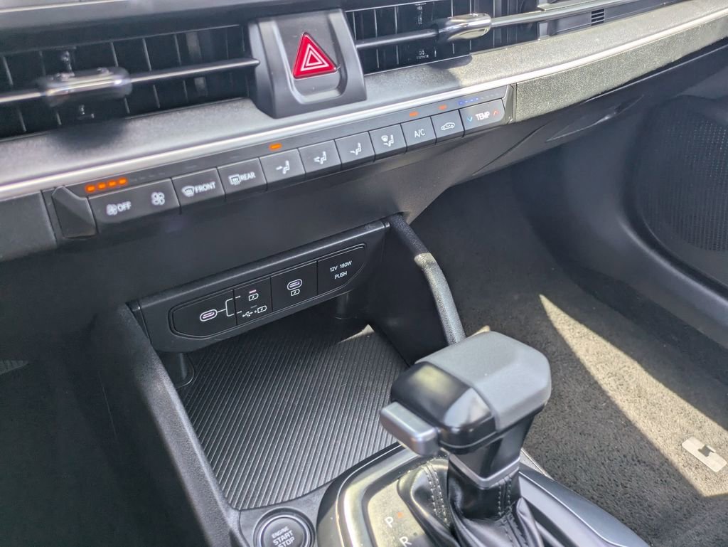 Used 2025 Kia K4 LXS image 27