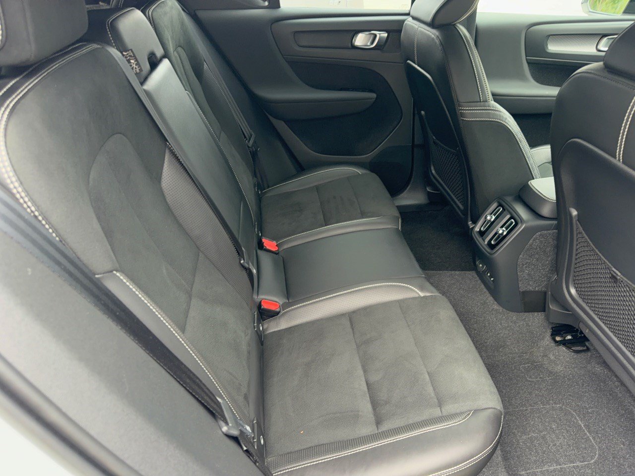 Used 2021 Volvo XC40 P8 Recharge w/ Climate Package AWD/4WD image 29