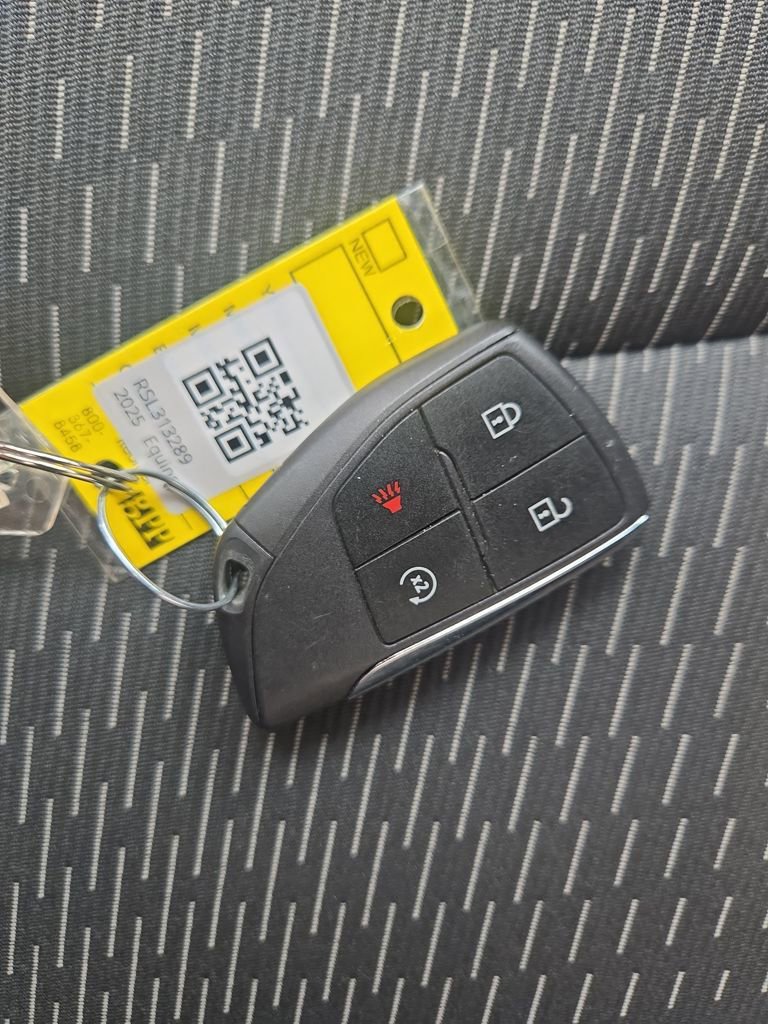 Used 2025 Chevrolet Equinox LT image 35