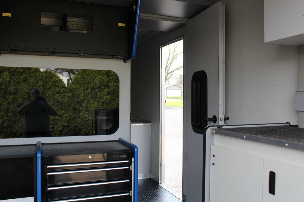 Used 2016 Chevrolet Express 4500 Extended image 37