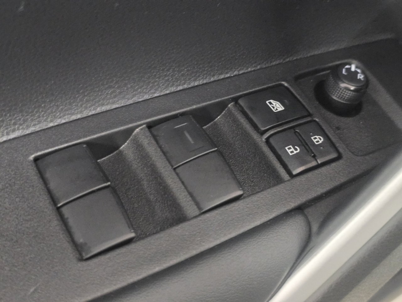 Certified 2025 Toyota Corolla Cross L image 22