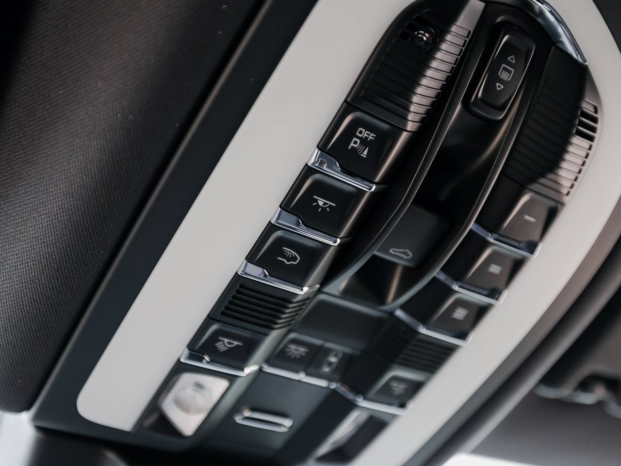 Certified 2026 Porsche Macan S AWD/4WD image 21