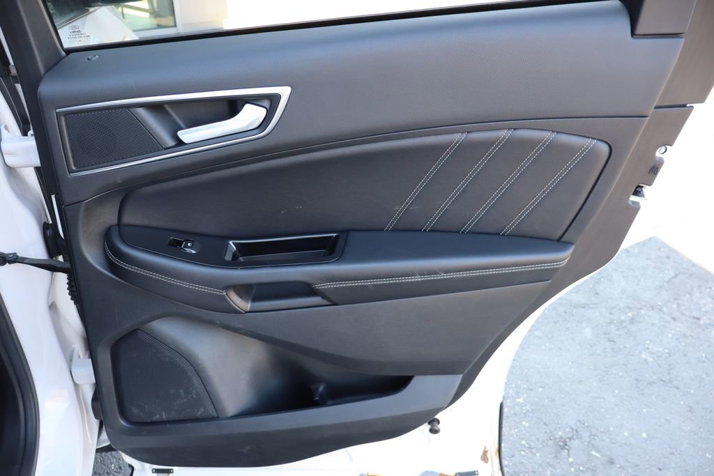 Used 2016 Ford Edge Sport w/ Technology Package AWD/4WD image 15