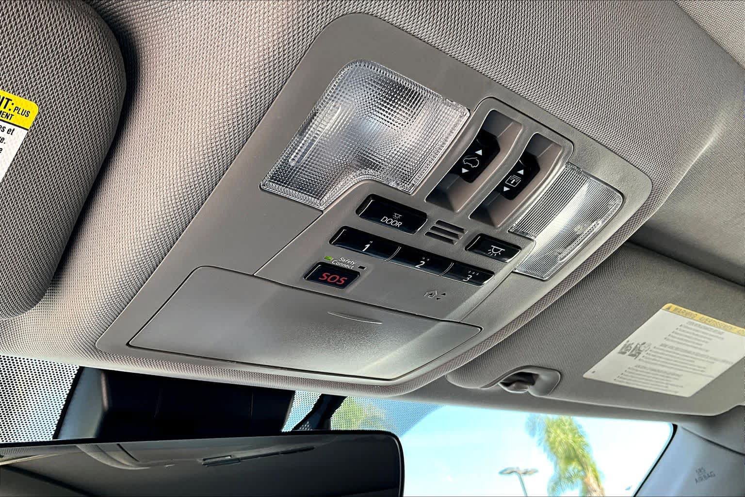 Used 2019 Toyota Highlander Limited Platinum FWD image 34
