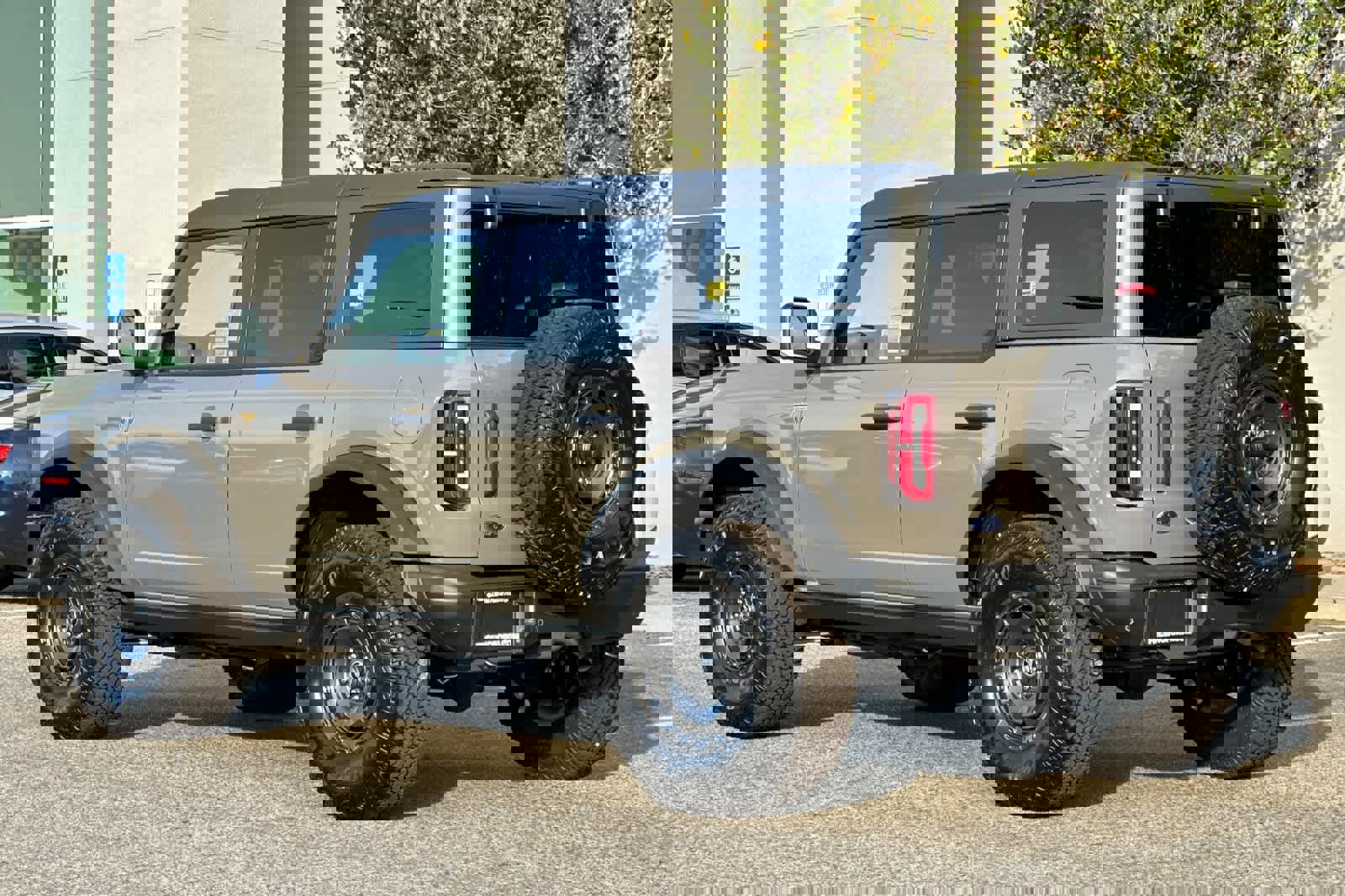 New 2025 Ford Bronco Badlands image 6