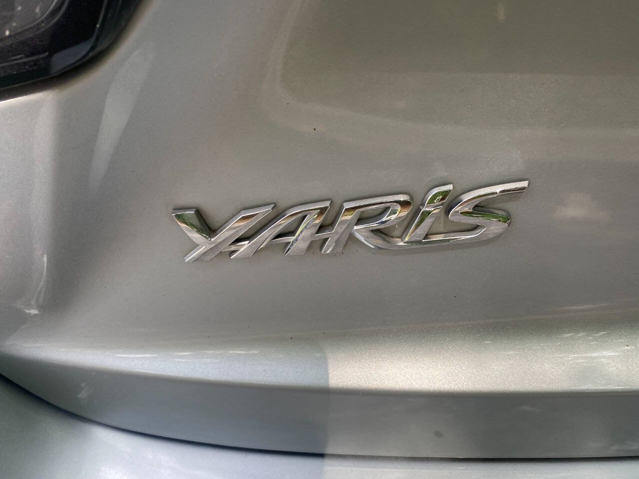 Used 2019 Toyota Yaris LE FWD image 39