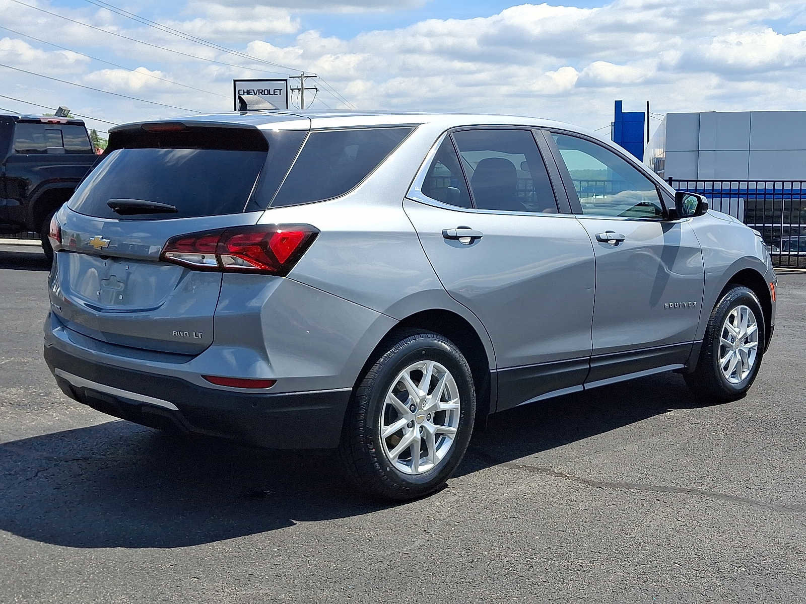 Used 2024 Chevrolet Equinox LT w/ LPO, Floor Liner Package AWD/4WD image 7