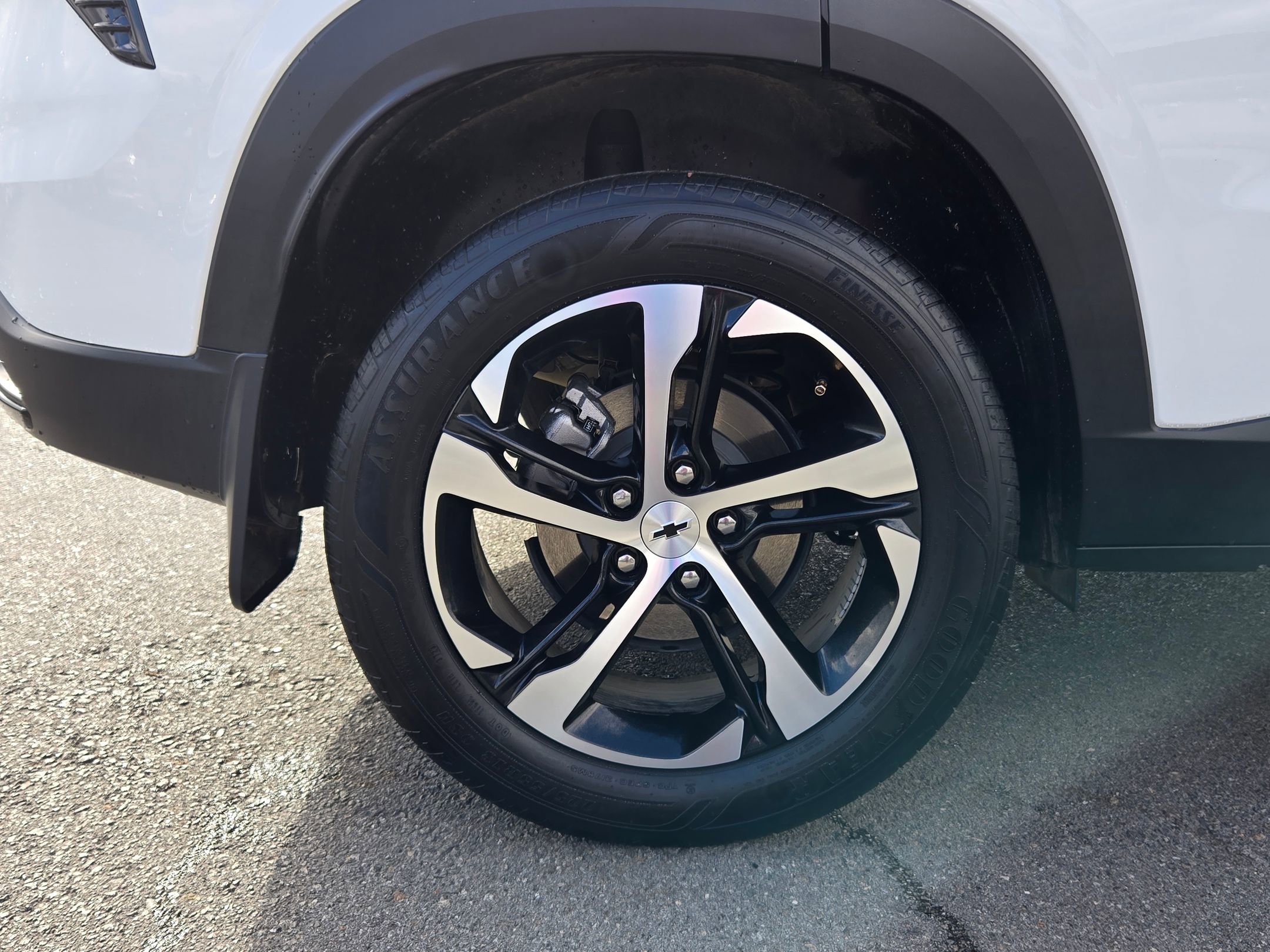 Used 2024 Chevrolet Trax RS image 17