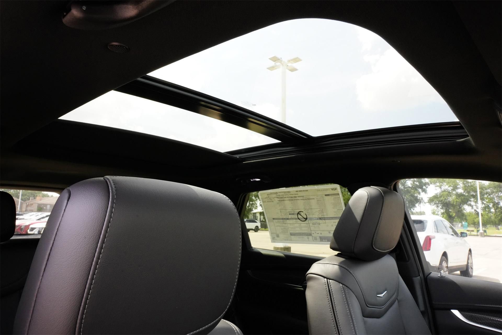 New 2025 Cadillac XT5 Sportv w/ LPO, Red Accent Package image 26