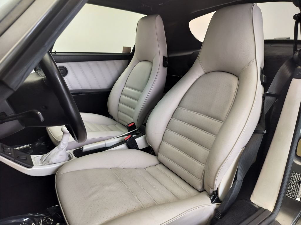 Used 1992 Porsche 911 Carrera RWD image 5