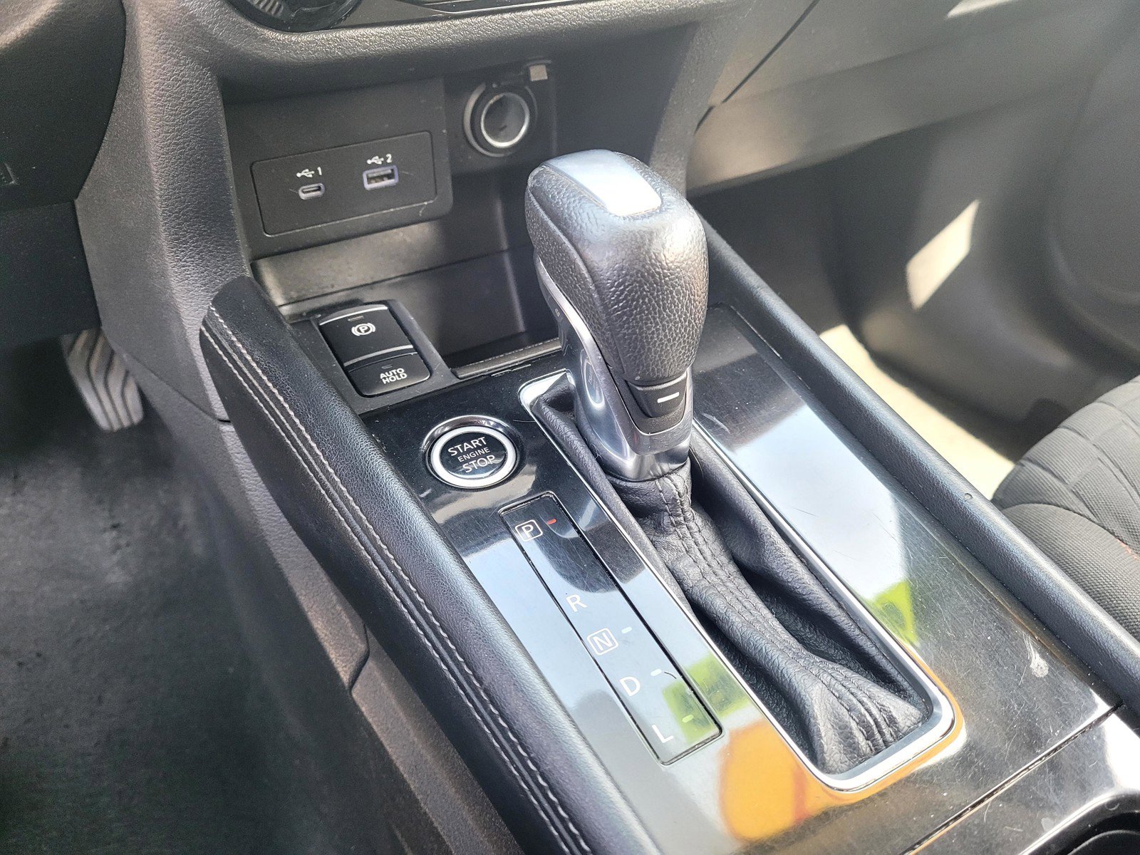 Certified 2021 Nissan Kicks SR FWD image 15