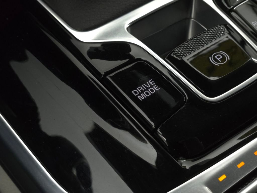 Used 2024 Kia Carnival SX image 6