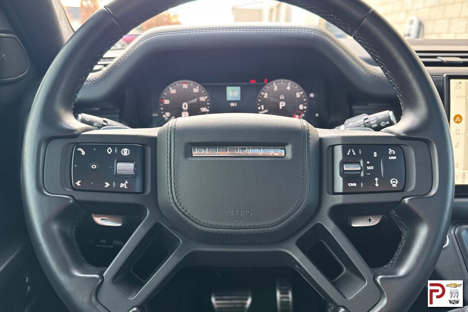 Used 2025 Land Rover Defender 110 V8 image 28