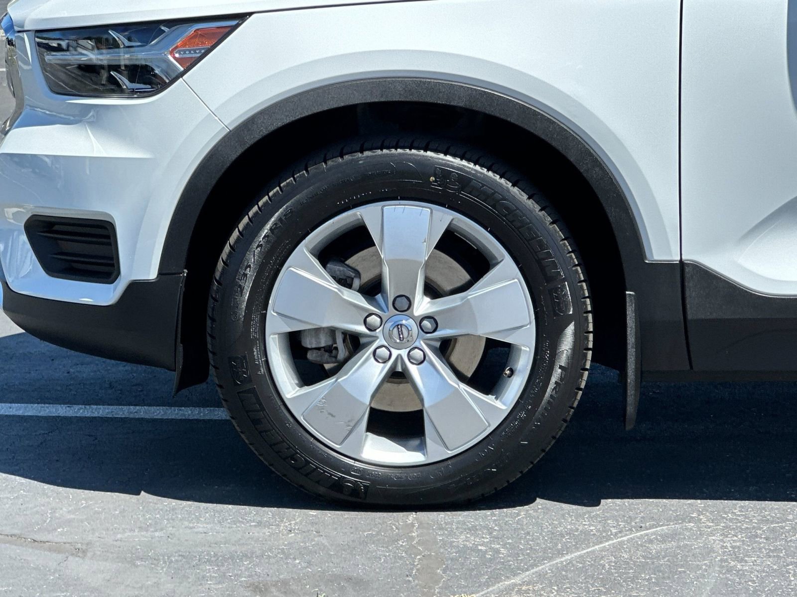 Used 2019 Volvo XC40 T5 Momentum AWD/4WD image 29