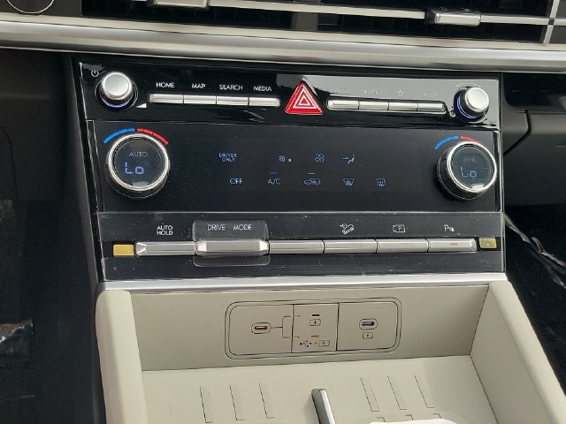 New 2026 Hyundai Santa Fe SE FWD image 13