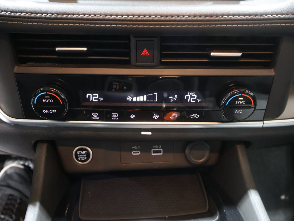 Used 2023 Nissan Rogue SV AWD/4WD image 31